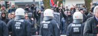Die Polizei soll bei ihrem Großeinsatz in Bochum am 1. Mai unverhältnismäßig hart gegen Nazi-Gegner vorgegangen sein.