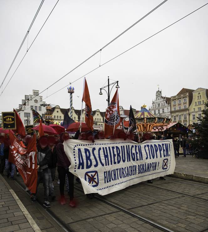 Demonstration am Neuen Markt