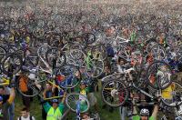 critical-mass-demonstration-on-the-european-car-free-day-in-budapest-hungary.jpg