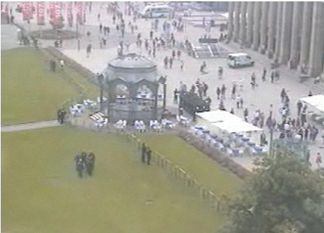 Polizei marschiert auf - Webcam Stuttgart [30.07.2010 | 11:35 am] 