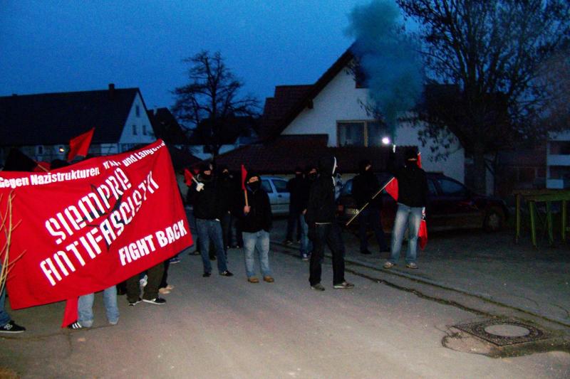 Göttingen-Kundgebung mit Bengalos.jpg