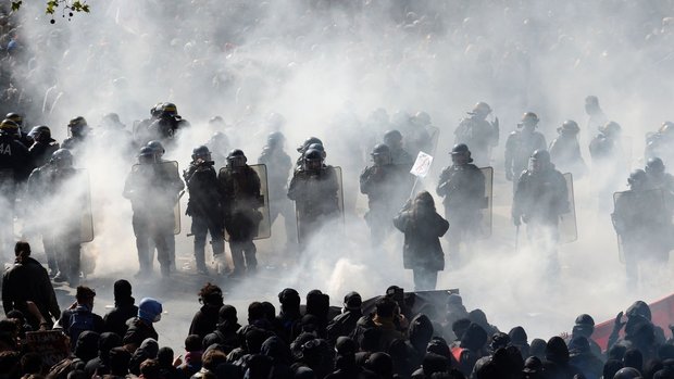  "Hört doch auf zu heulen, es hat doch gerade erst angefangen" - 1. Mai in Paris