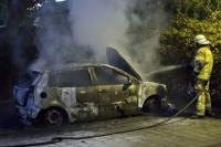 Auto in Prenzlauer Berg angezündet: In der Storkower Straße brannte ein Firmenwagen aus