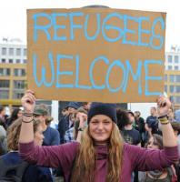 Erneuter Neonazi-Übergriff in Berlin-Hellersdorf / Banner-Aktion für Flüchtlinge