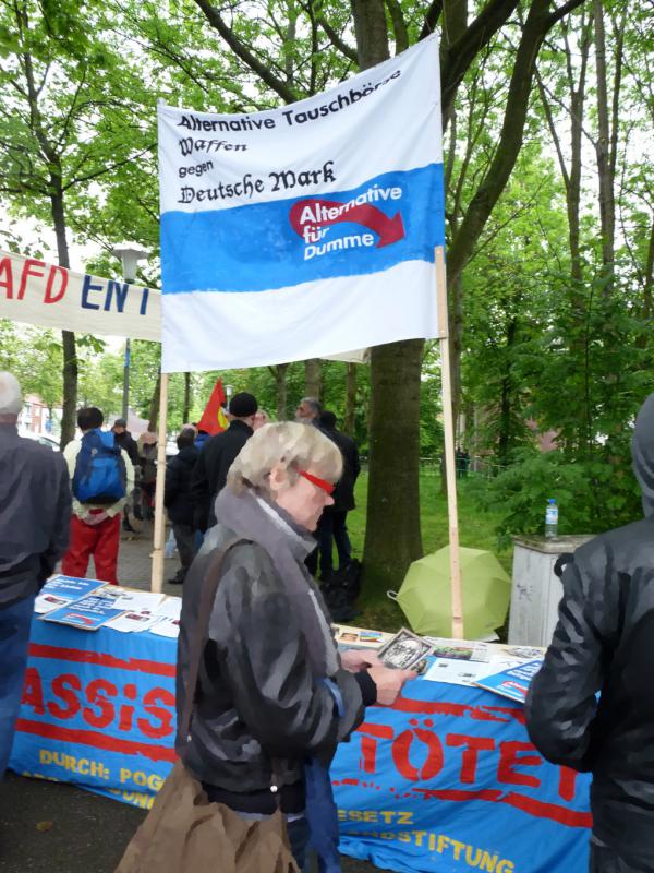 Infostand der Initiative für die Entwaffnung des Bochumer Wahlkampfes