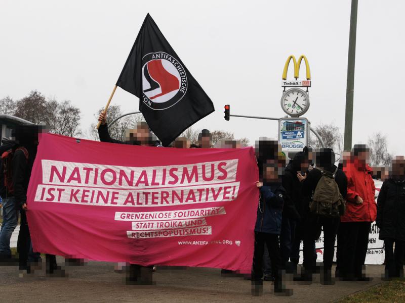 Lautstarker Protest gegen AfD-Veranstaltung in Neumünster