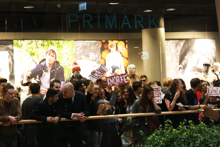 Jubeldemo direkt vor Primark