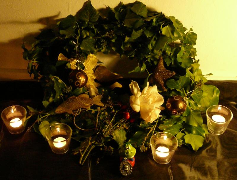 Auch im weihnachtlichen Rahmen lässt es sich prächtig gedenken