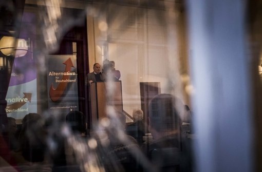 Glasbruch am Kursaal Stuttgart Bad-Cannstatt