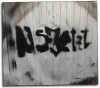 "NS jetzt"-Stencil im Wohngebiet