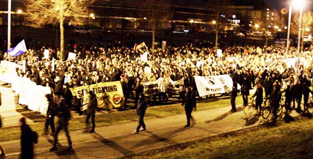 Demo gegen „Legida“-Aufmarsch am 12. Januar 2015. Foto: Johannes Grunert/Flickr.