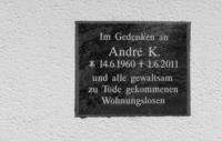 Gedenktafel für André K. am Südbahnhof Oschatz