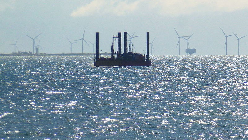 Naturparadies Ostseeküste? Bohrinsel für Probebohrungen für den Fehmarnbelttunnel 