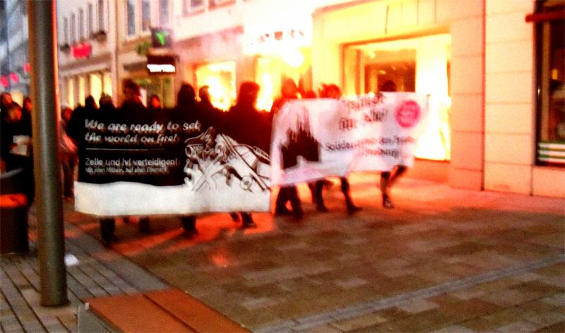 Spontane Demonstration wegen Räumung des IvI in Reutlingen - 02