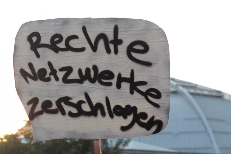 Rechte Netzwerke zerschlagen