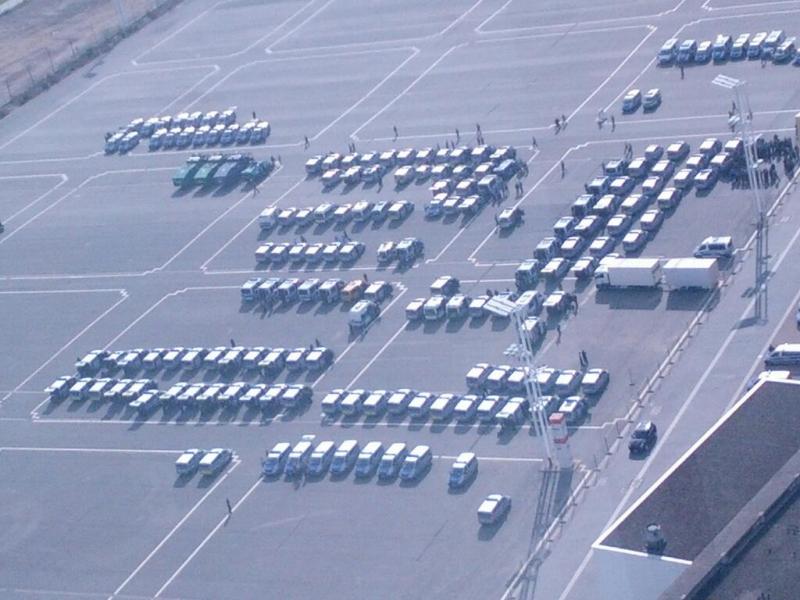 TagX+1: Ca. 300 Bullenwägen sowie Räumpanzer, Wasserwerfer und anderes Gerät zusätzlich auf dem Messeparkplatz