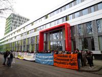 Abschlusskundgebung vor dem Heilbronner Landratsamt
