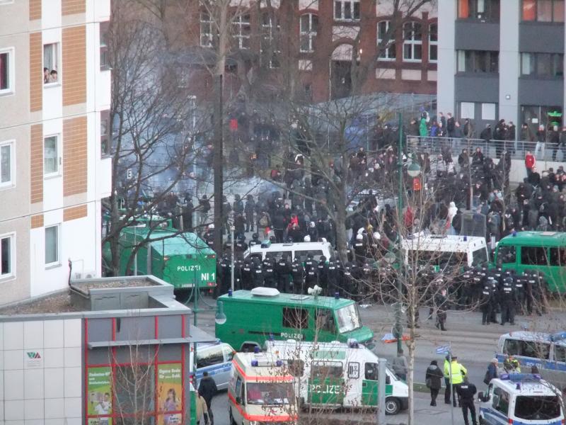 Uniplatz gegen 16:00–16:05