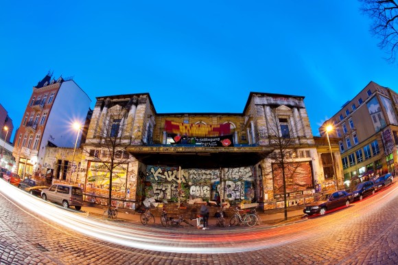 Das Haus wurde im Jahr 1888 gebaut und war zunächst ein Theater 