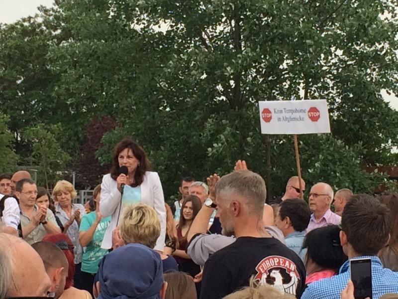 Katrin Vogel (CDU) im Mai 2016 bei einer rassistischen Bürgerdemo