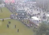 150 m vom Gelöbnis entfernt riegelt die Polizei ab - Webcam Stuttgart [30.07.2010 | 3:15 pm]