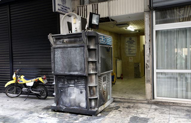 Angriff auf die Acropoleos Polizeistation in Athen - 6