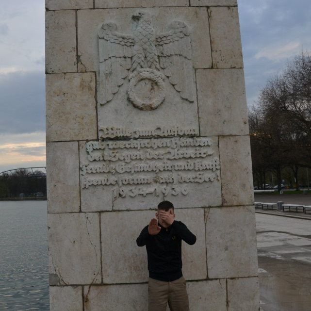 Karl Schittko mit Hitlergruß am Maschsee in Hannover