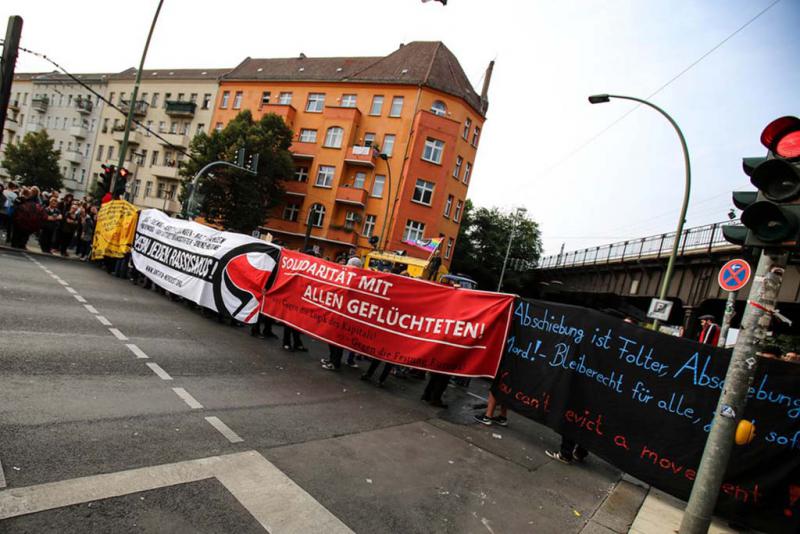 Demo in der Gürtelstraße auf Sicherem Abstand zur Polizei  (Foto: pm_cheung)