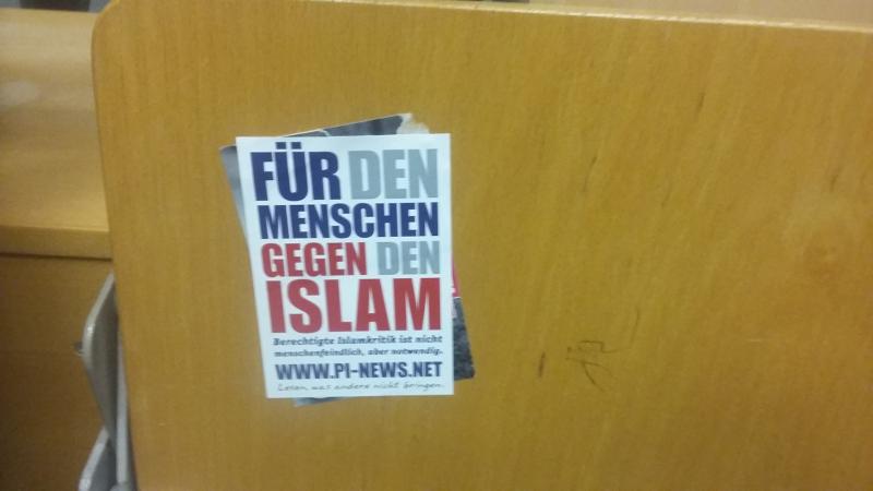 Aufkleber: "Für den Menschen gegen den Islam"