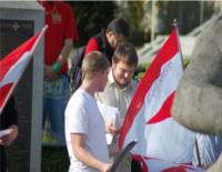 Wössner im Jahr 2010 als Leiter einer JN-Kundgebung in Friedrichshafen