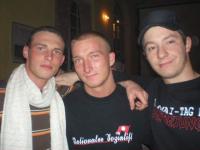 Paul Enderling, Matthias Wiechert und Tino Nindelt (v. l. n. r.) im örtlichen Jugendclub in Fahrland