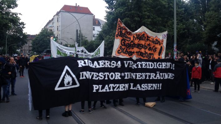 R94 verteidigen Demonstration