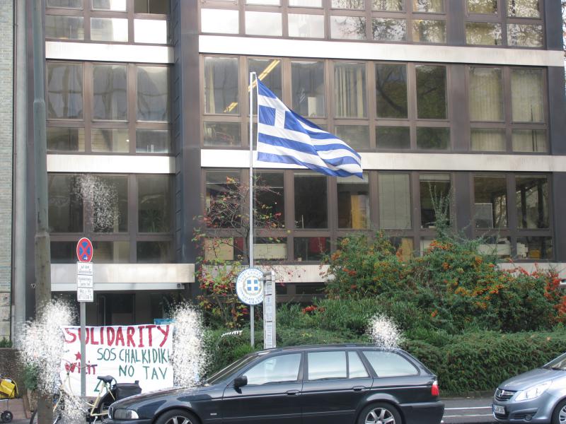 Griechisches Konsulat besetzt 2