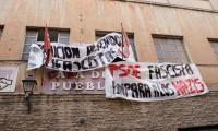 18 -  AntifaschistInnen besetzen den Sitz der sozialdemokratischen  PSOE in Vallekas, um gegen die Repression am 28.3.2009 zu demonstrieren.jpg