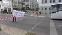 Straßensperrung durch Anti-Frontex Aktivist*innen