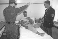 11. September 1992: In einem Krankenhaus von Zagreb berichtete der 29-jährige Deutsch-Franzose Nicolas aus Berlin, ihn habe eine Kugel getroffen als er im „offiziellen Einsatz der kroatischen Armee“ eine Artillerie-Stellung in einem bosnischen Dorf angrif