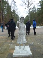 Schmuddelkind: Kritisches Denkmal auf dem Dresdener Heidefriedhof enthüllt