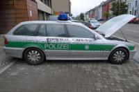 Angezündet wurde dieser Streifenwagen der Bundespolizei in Lörrach.  Bild: polizei 