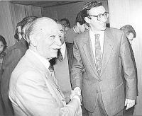 ... ich stehe zu Giorgio Almirante, dem Gründer der historischen Faschistenpartei "Movimento Soziale Italiano".Hier mit seinem Nachfolger Gianfranco Fini.