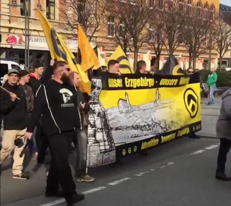 Mitglieder der Identitären Bewegung Erzgebirge und Zwickau bei einer Demonstration am 9.4.16 in Aue