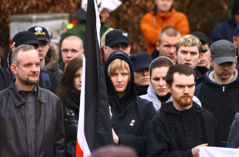 "Trauermarsch" der rechten Szene am 28.3.2009 in Lübeck - Fiedler (2.v.r.)