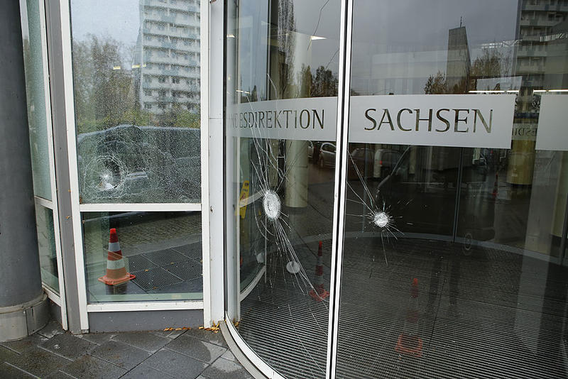 Anschlag auf die Landesdirektion in Leipzig.