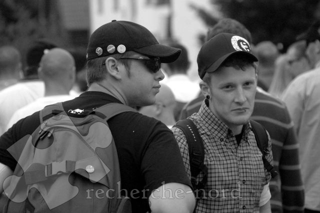 01.08.2009 in Bad Nenndorf: Sanitäter beim „Trauermarsch“ (1/3)