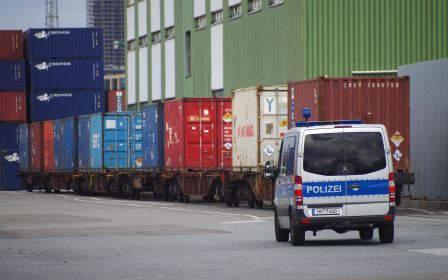 Unzureichend gekennzeichnete Transporte durch NRW und Niedersachsen.