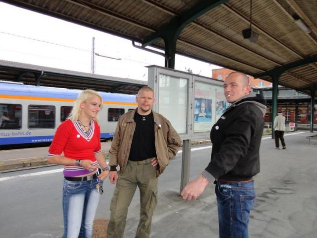 Neonazis Bernd und Melanie Tödter mit Dirk aus Kassel