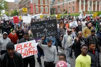 Demonstrators gather in front of Baltimore Police Department Western District to protest against the death in police custody of Freddie Gray in Baltimore April 25, 2015. Photo:Reuters
