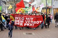500 Menschen auf der Straße gegen das PKK-Verbot