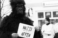 Nazis machen sich zum Affen