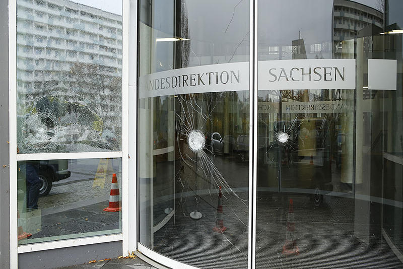 Anschlag auf die Landesdirektion in Leipzig.