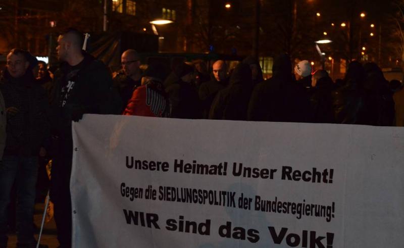 Nazis aus Goslar (unter anderem Marco Olbrich und Benny Meyer) bei einer "Bragida"-Demonstration am 19.11.15 in Braunschweig